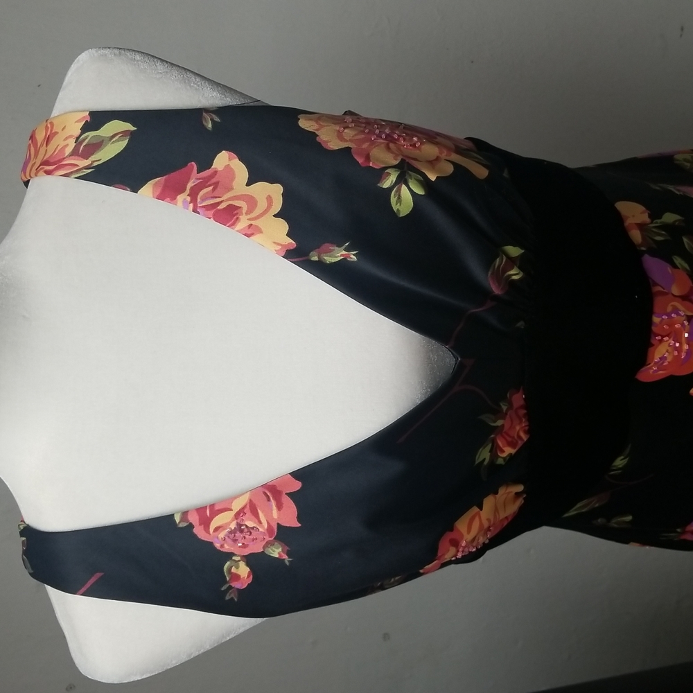 JS Collections Dress - Picture 3 of 10